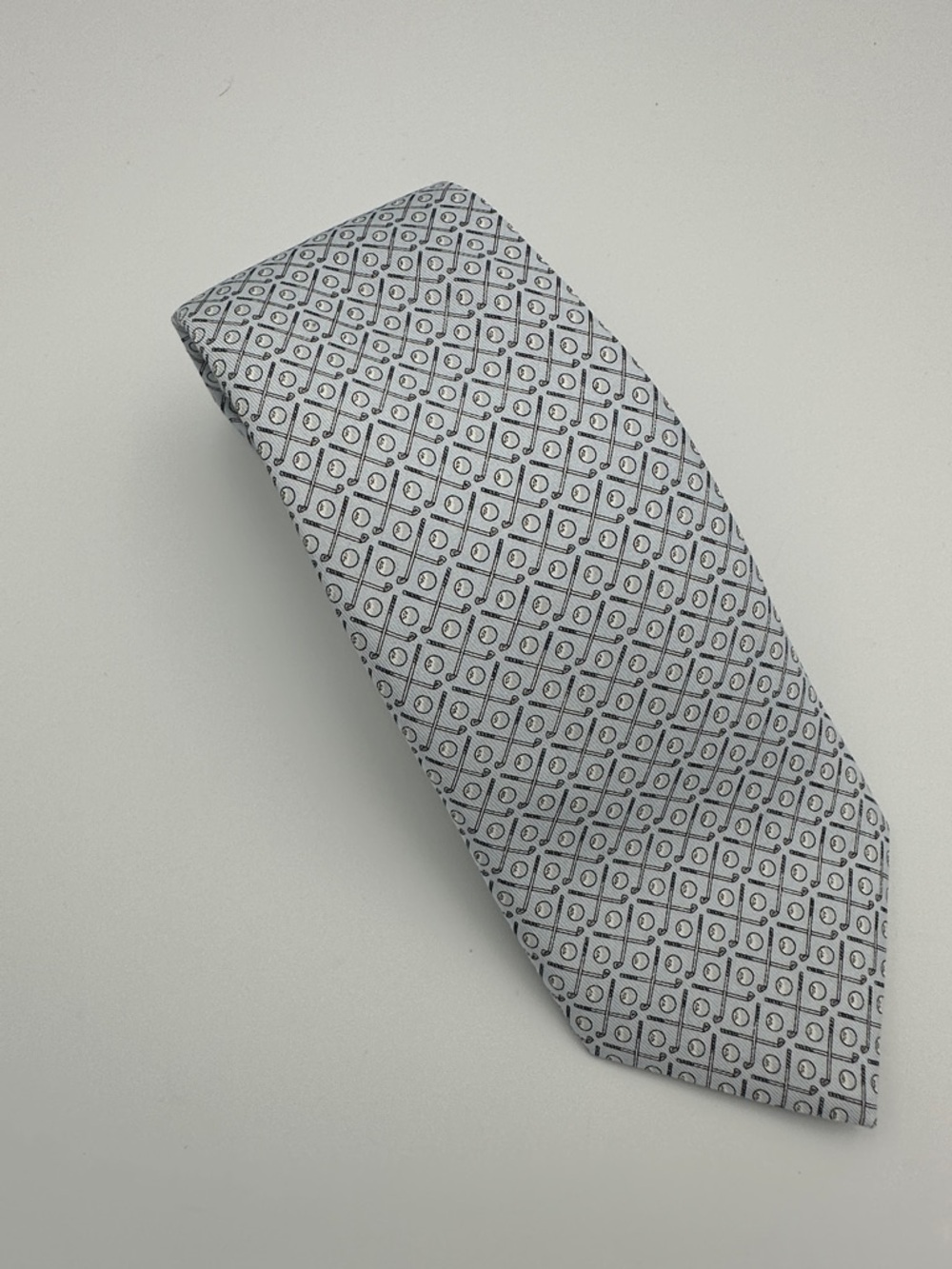 Vineyard Vines Light Blue Golf Silk Tie Like New